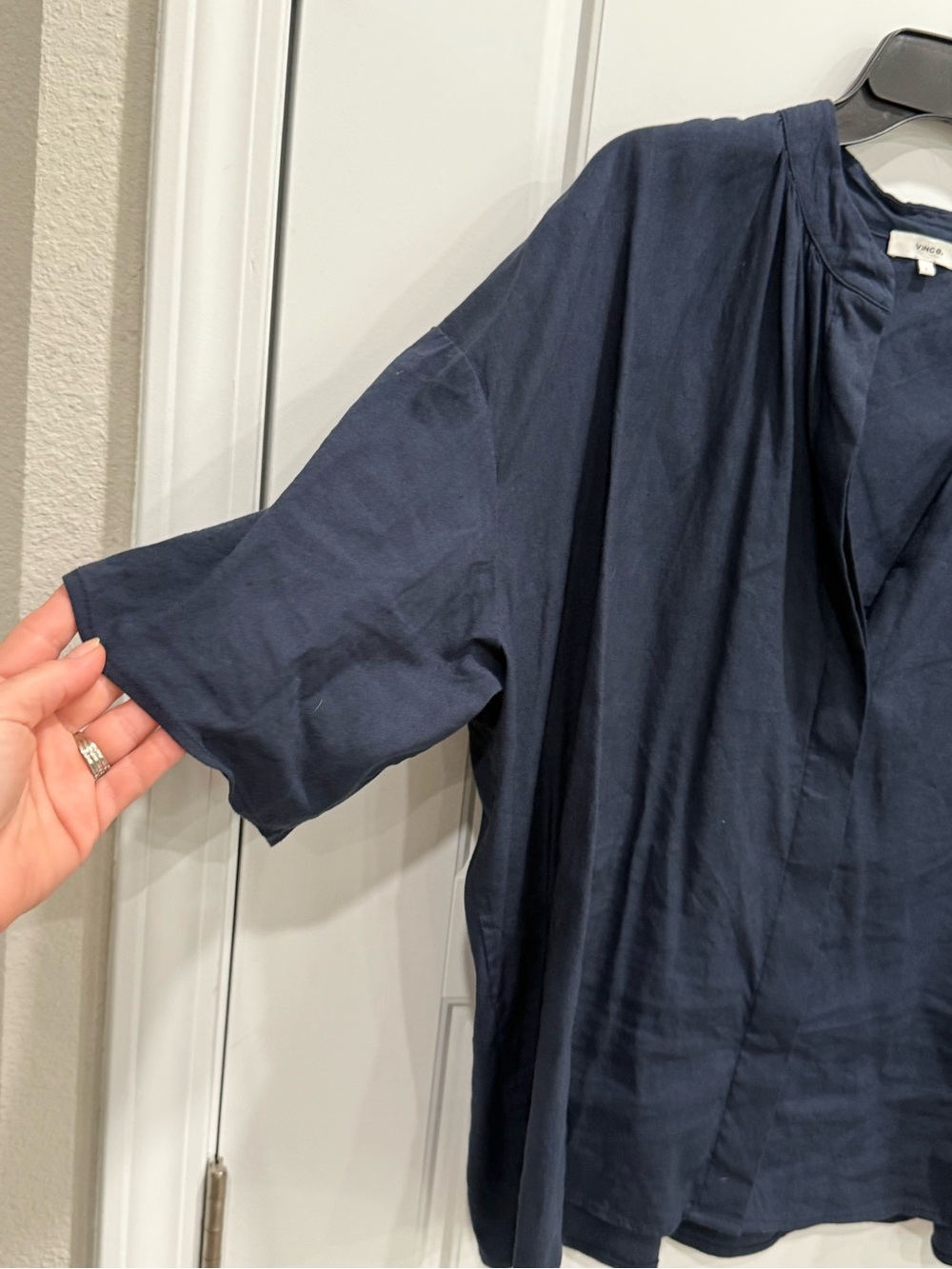 Vince Women’s Shirred Band Collar Navy Blue Linen Blend Oversized Blouse - Picture 5 of 8